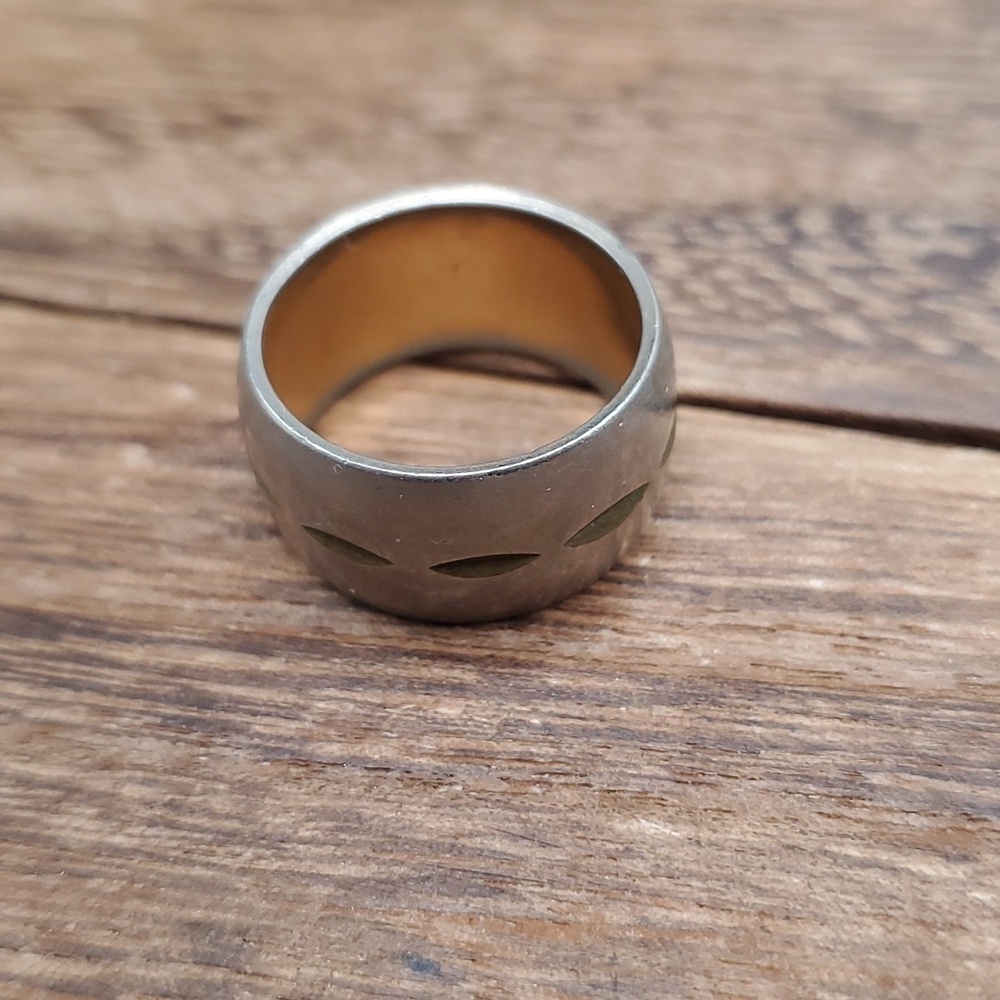 Size 5.5‎ R151 celtic carved ring 💍 - Picture 2 of 2